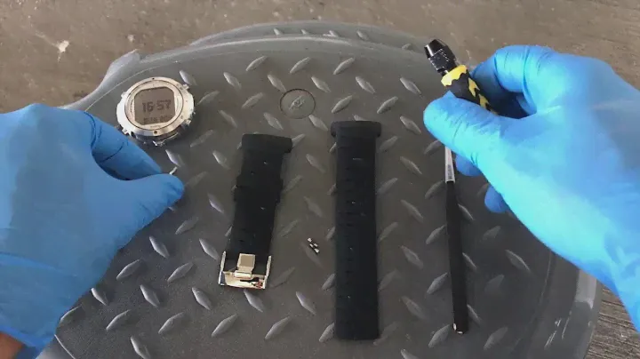 SUUNTO D6i OEM STRAP REPLACEMENT UNBOXING/INSTALLATION (ESPAÑOL)
